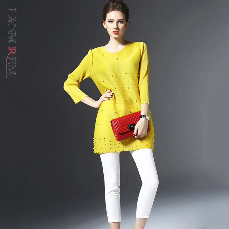 

LANMREM 2022 Spring Fahion New Pleated T-shirt For Women Three Quarter Sleeves Loose Beading Casual Round Collar Tops NA948