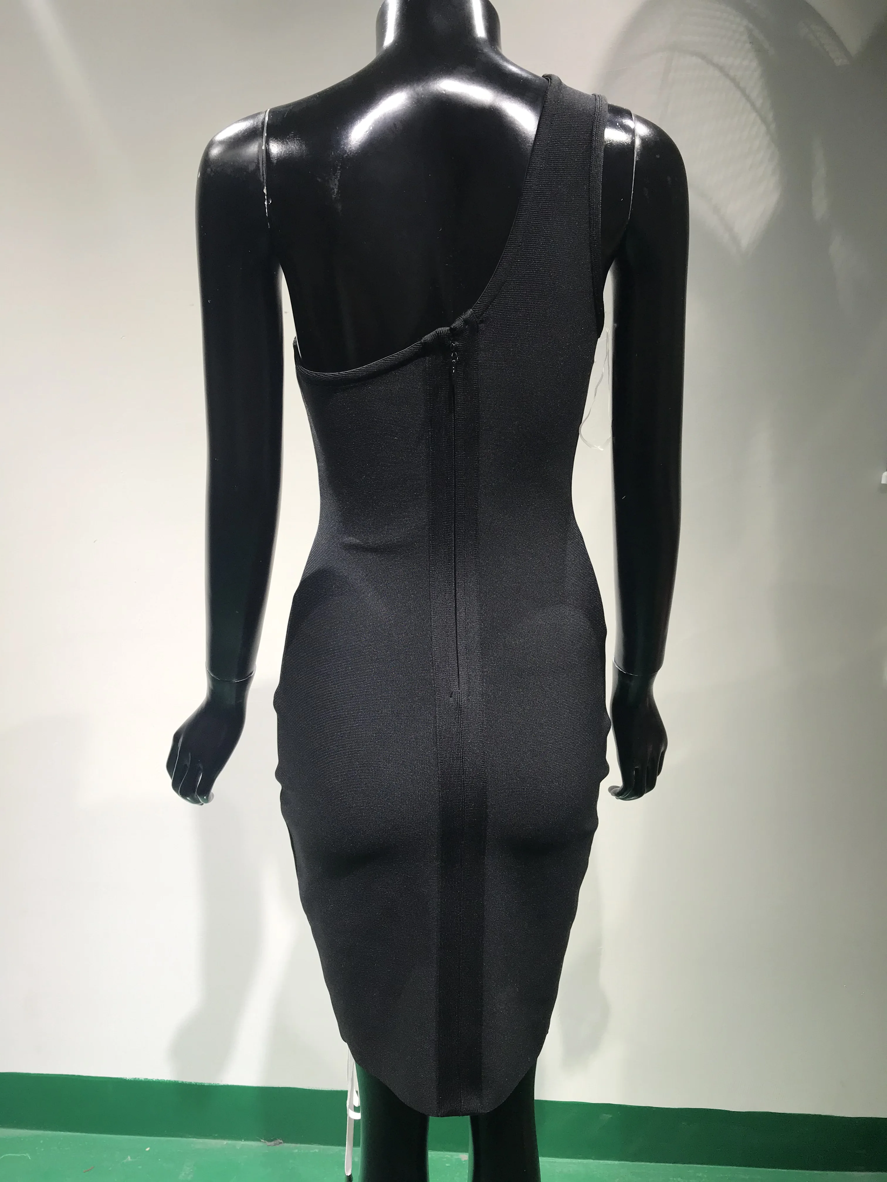 

2020 Women Fashion Sexy One Shoulder Lacing Hollow Out Black Bandage Dress Designer Evening Mini Celebrity Party Dress Vestido