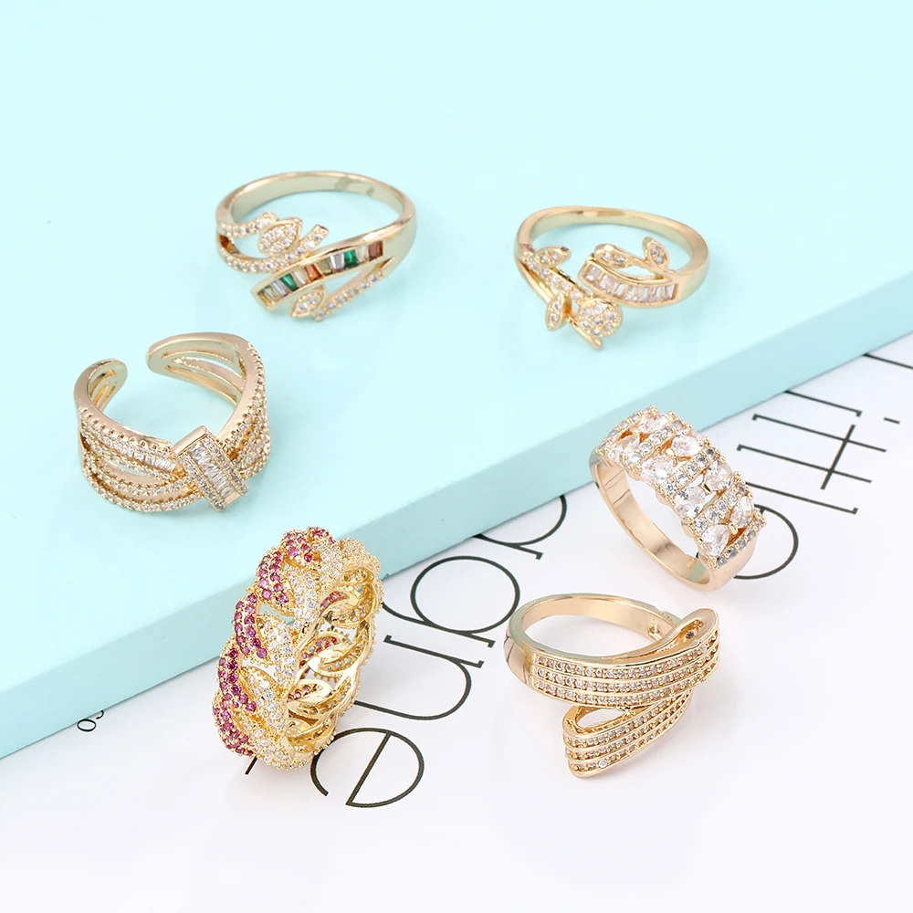 Женское кольцо золотого цвета инкрустированное Цирконом 2020 модное