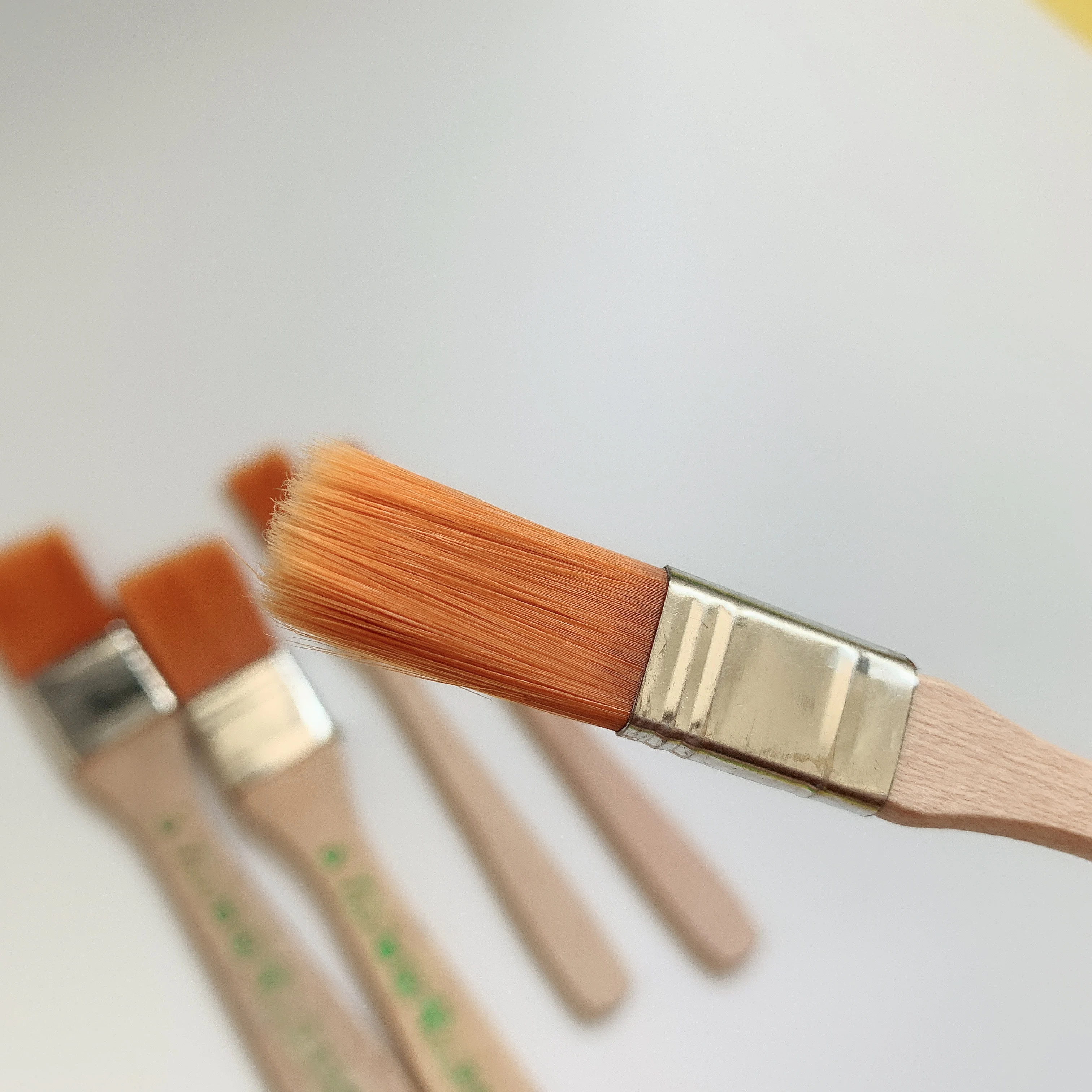 

2pcs Yellow soft hair cleaning brush mobile computer motherboard keyboard cleaning brush