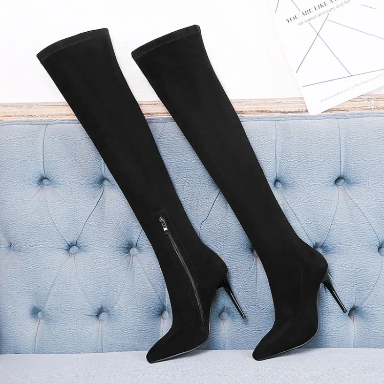 

Осенние сапоги выше колена на высоком тонком каблуке, большие размеры