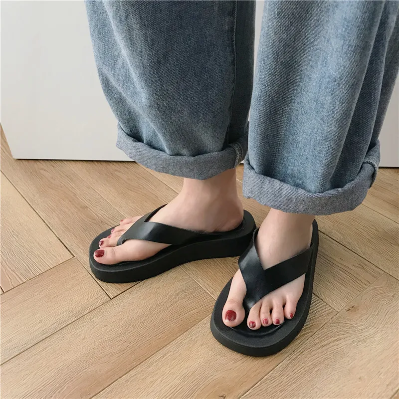 

Women Summer Slippers 3cm Heel Fashion Flats Shoes 2021 New Fashion Slippers Non-slip Flats Flip Flops Flat 35-40