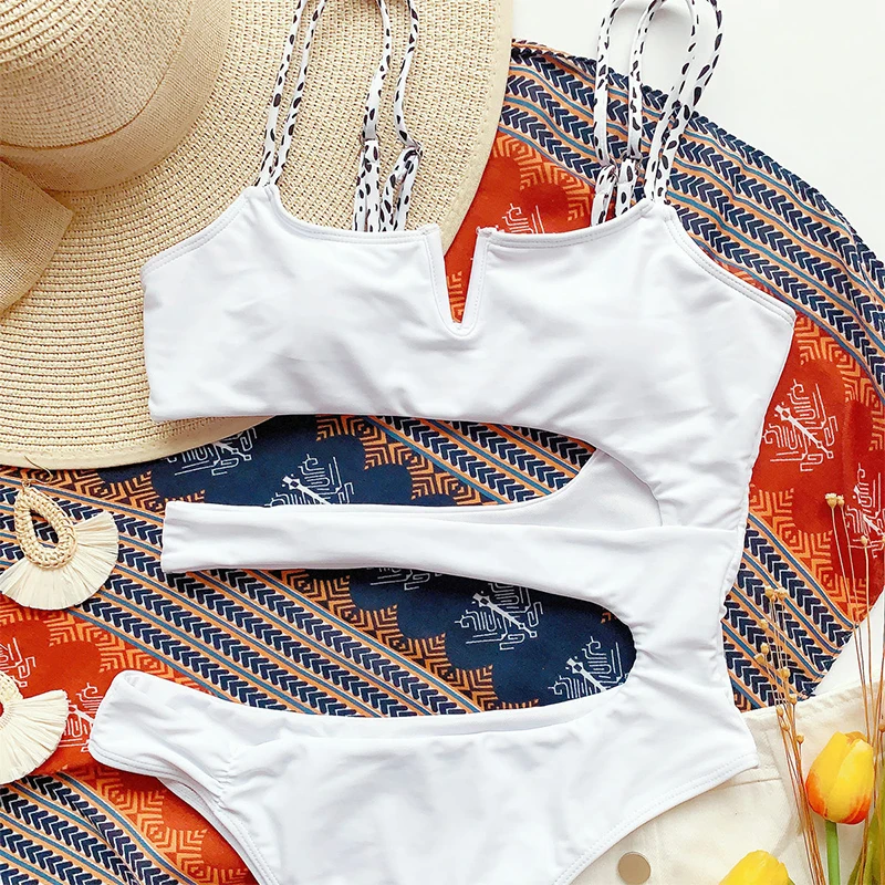 

Fors Sexy hollow out one-piece swimsuit women Padded push up swimwear women High cut one piece suit Dot string bathing suit 2020