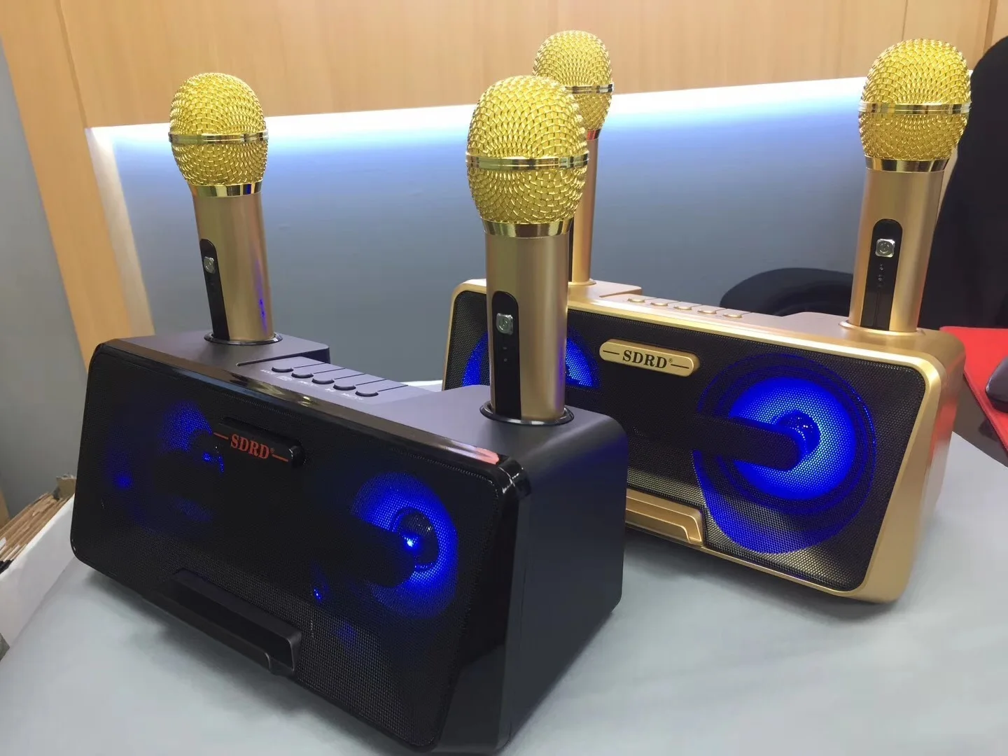 Портативный HIFI микрофон динамик Sdrd301 беспроводной микрофон бытовой Ktv открытый мобильный телефон Bluetooth аудио Cara Ok машина