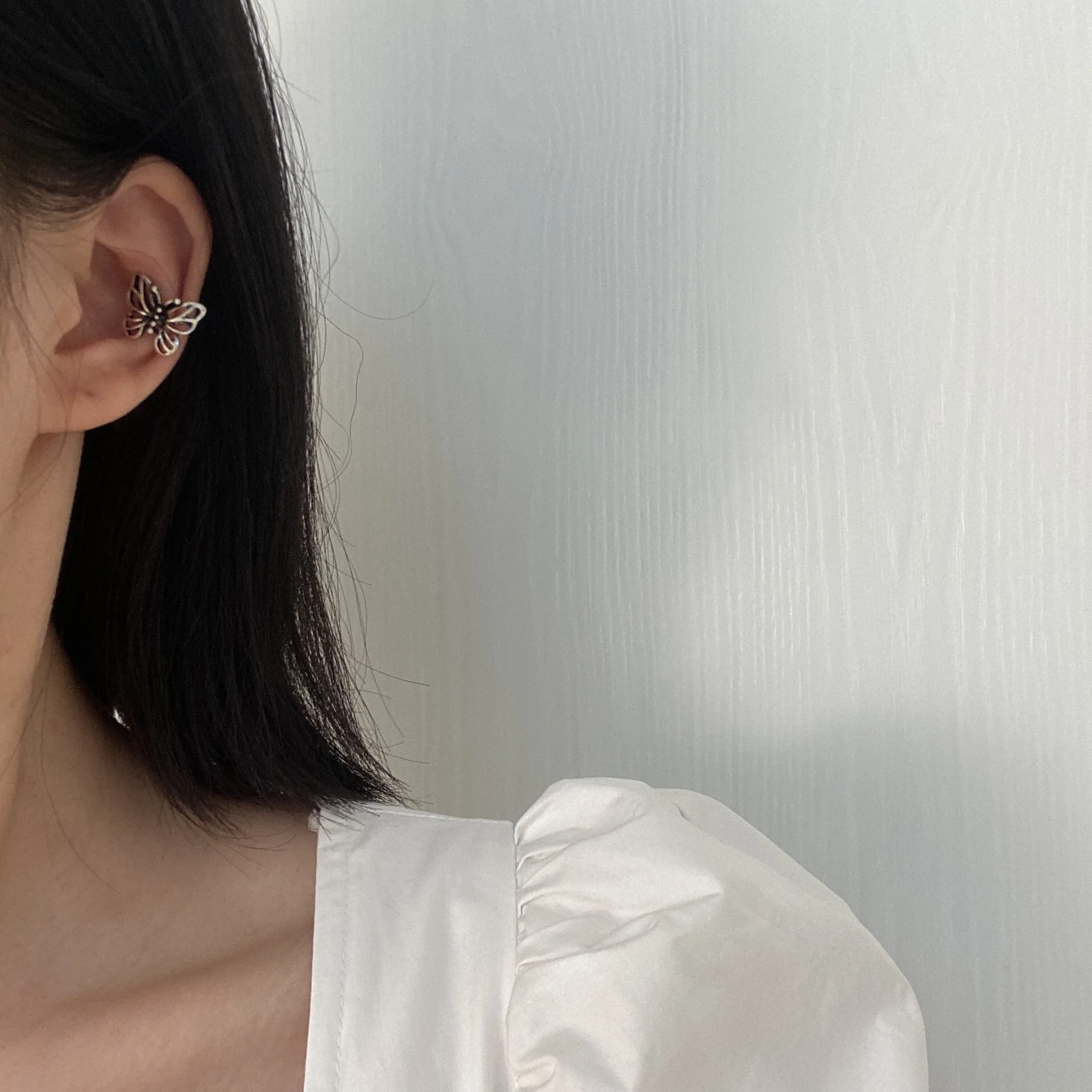 

Personality Retro Hollow Out Butterfly No Hole Ear Bone Clip Women's Trendsetter Ornaments