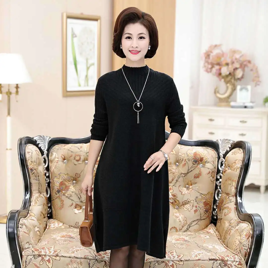 Женское длинное трикотажное платье-свитер среднего возраста сезон осень-зима -