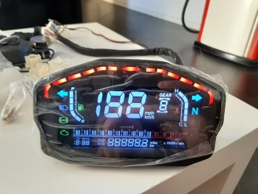

Yamaha Honda 6-speed cylinder 4 odometer LCD color water temperature oil gauge motorcycle speedometer