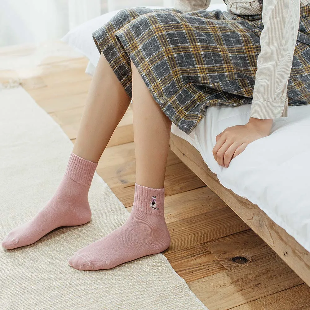 Women's Fashion Cute Embroidered Kitten Pure Cotton Casual Shallow Mouth Socks 5 Pair