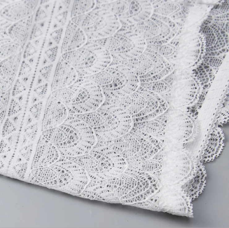 Мягкие Бесшовные кружевные безопасные короткие штаны женские летние шорты под