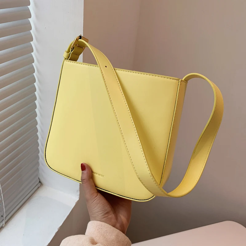 

Ladies 2021 New Ladies Travel Messenger Shoulder Bag Female Large Capacity PU Leather Handbag Female Simple Yellow Handbag