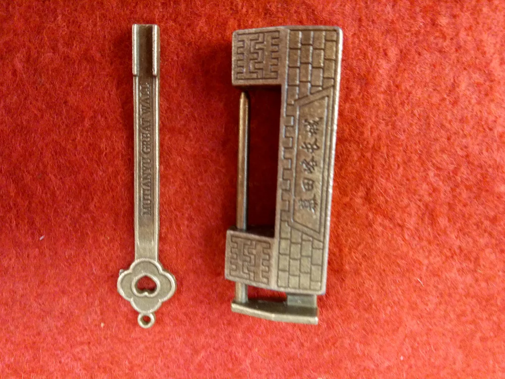 

Chinese ancient art old copper the Great Wall door lock