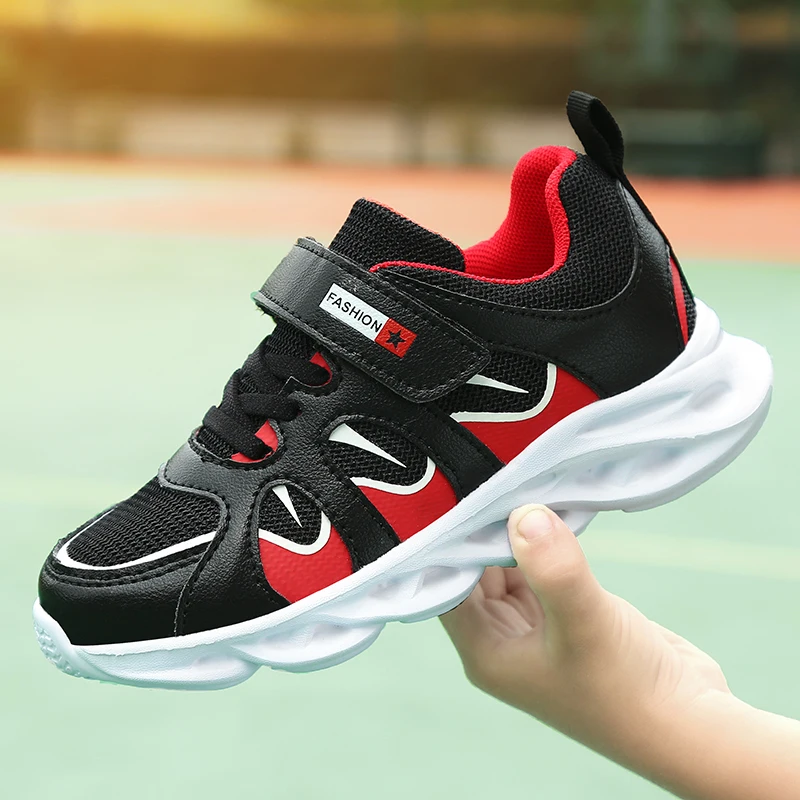 Весенняя детская обувь на плоской подошве для мальчиков цвет черный синий милая