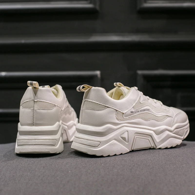 Модные белые кроссовки женские брендовые дамские на платформе не сужающиеся