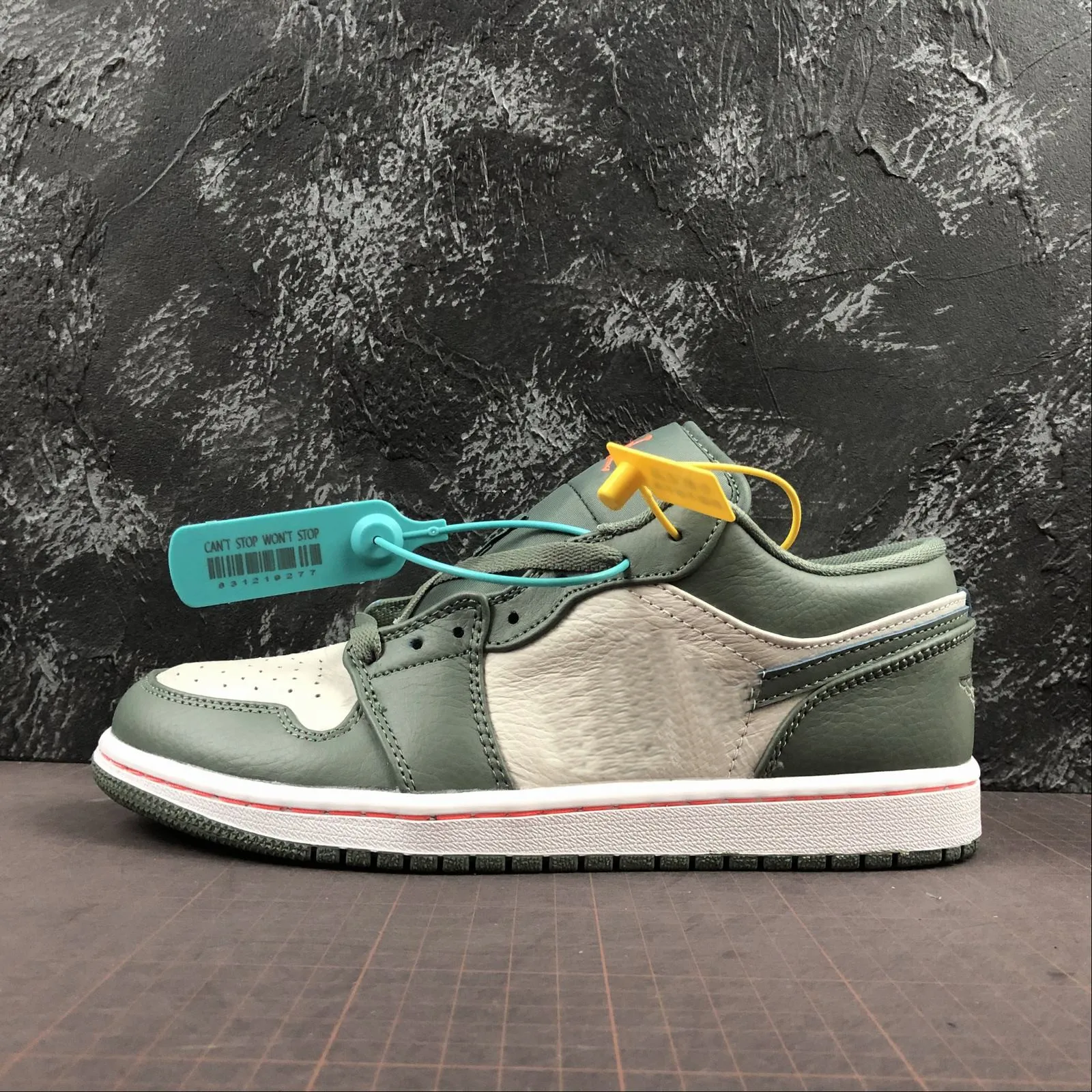 

2021 New Men Women Travis Scotts x Air 1 Low OG Chicago CJ7891-101 1s I Basketball Sports Retro Sneakers