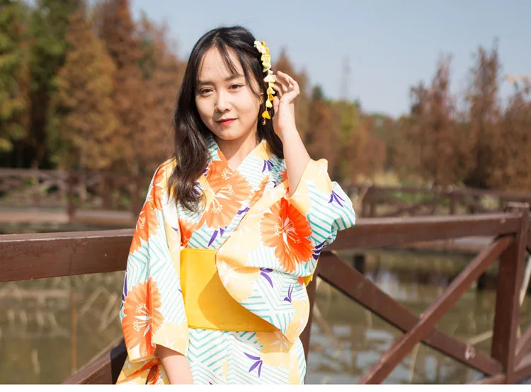 Women's Yukata Traditional Japan Kimono Robe Photography Dress Cosplay Costume yellow Color flower Prints Vintage Clothing