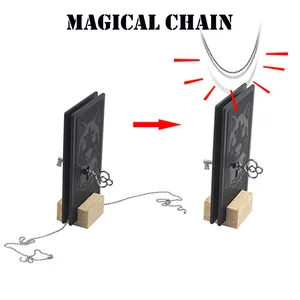 Волшебная цепочка, волшебные трюки, проникают в волшебство, маг, закрывается на иллюзия, трюк, реквизит, невозможная цепочка с помощью сплошного ключа