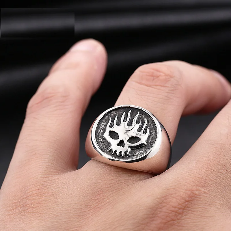 

European And American New Retro Punk Skull Locomotive Ring Men's Ring Fashion All-match Creative Hot-selling Ring Ladies Ring