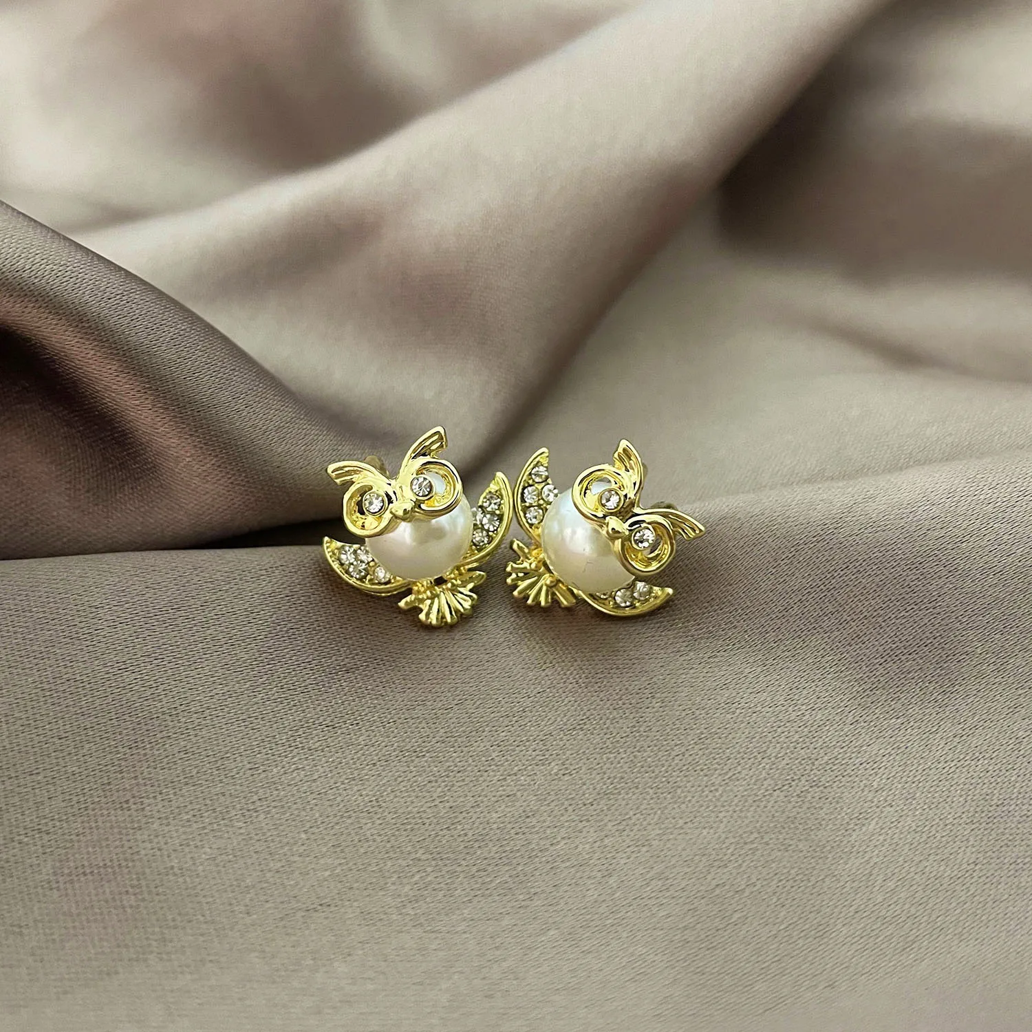 

Korean Cute Rhinestones Imitation Pearl Owl Bird Stud Earrings for Women Girl Simple Temperament Fashion Accessories Jewelry