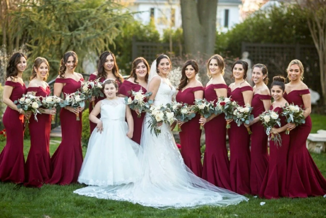 

Элегантные Длинные атласные платья русалки для подружки невесты со шлейфом и открытыми плечами бордовые халаты для вечеринок для женщин