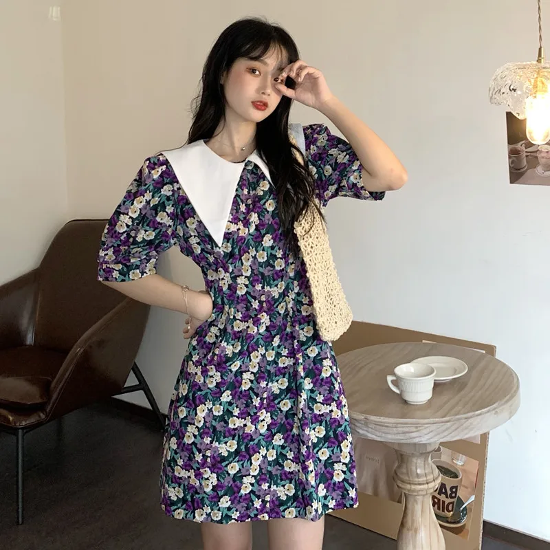 

2021 new summer dress with sharp collar and short sleeve waist floral dress