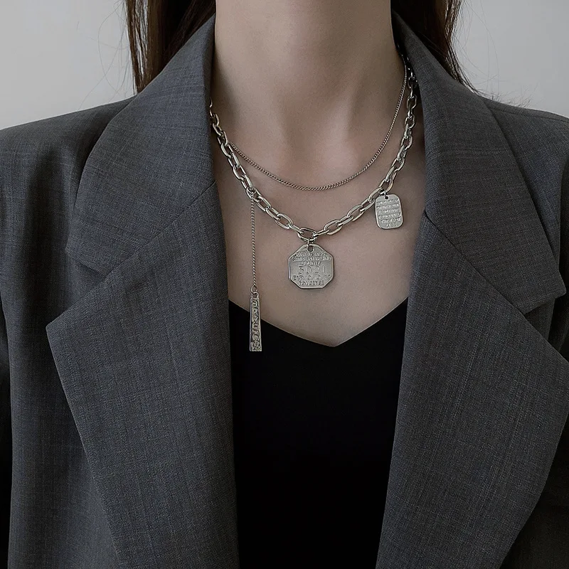 

New fashion personality round brand alphanumeric titanium steel necklace female temperament exquisite clavicle chain