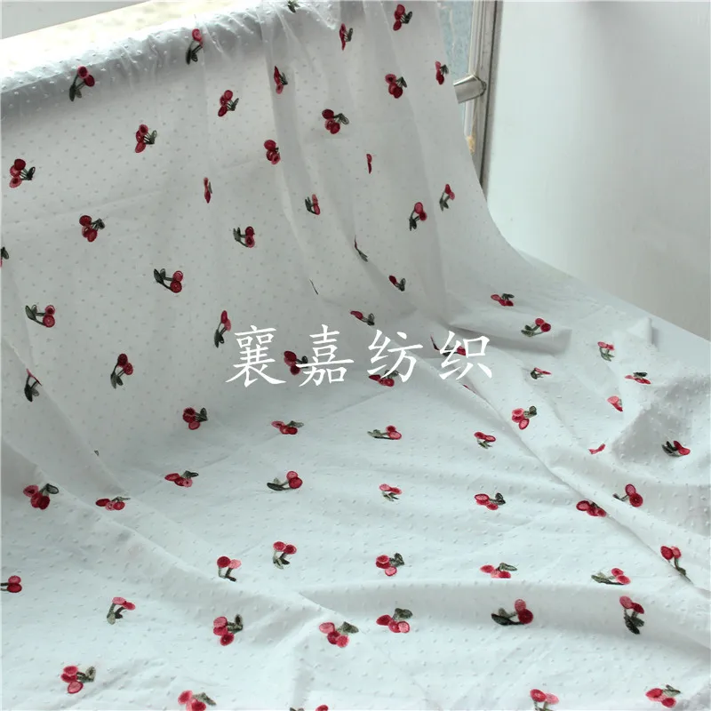 Хлопковая ткань с вышитыми вишнями для шитья платьев юбок занавесок жаккардовых