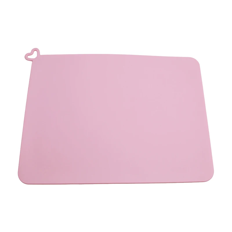 Чистые принадлежности для животных домашних собак щенков кошек коврик кормления