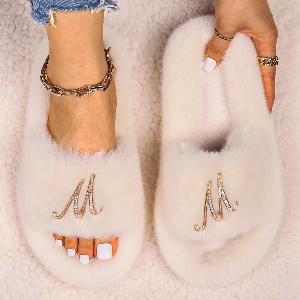 Furry Slippers Ladies Flip Flop Platform Faux Fur Slides Designer Metal Letter Fur Sandals Luxury Slippers Designer Female Shoes