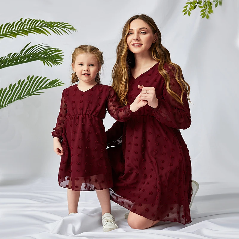 

Matching Family Outfits Solid Color Mother And Daughter Dresses V Neck Mom And Kids Clothes Chiffon 2022 Summer