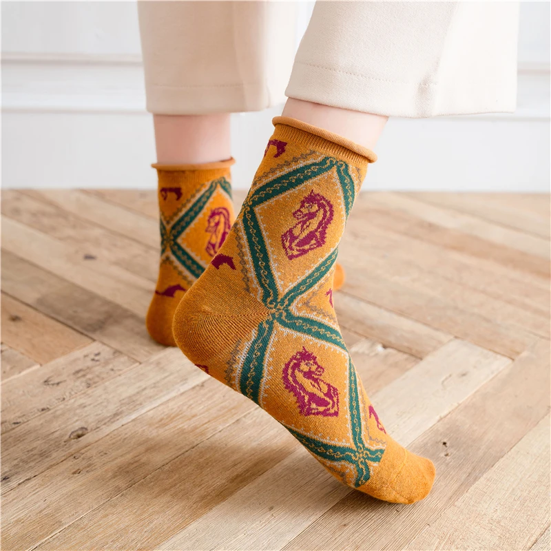 Retro Argyle Socks Women Ruffle Cotton Horse Animal Print Harajuku Funny Kawaii Quality Cozy Ladies Socks Art Christmas Gift