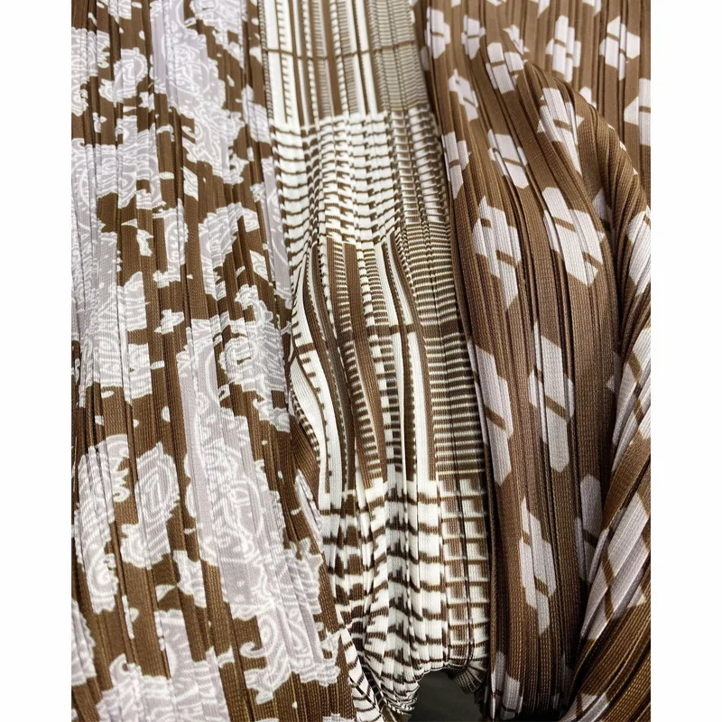 

Plus Size Dress For Summer Women 45-75kg 2020 New Printed Stand Collar Short Sleeved Stretch Miyake Pleated Casual Dress Midi