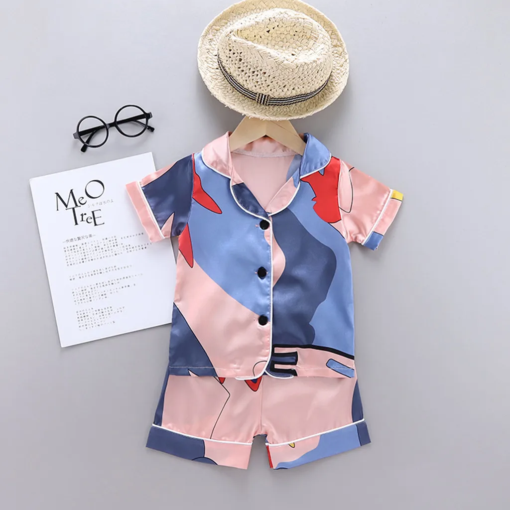 

Малыша красочные пижамы «Человек-паук»; Детские пижамные комплекты для мальчиков и девочек, Пижамные комплекты футболка с коротким рукавом...