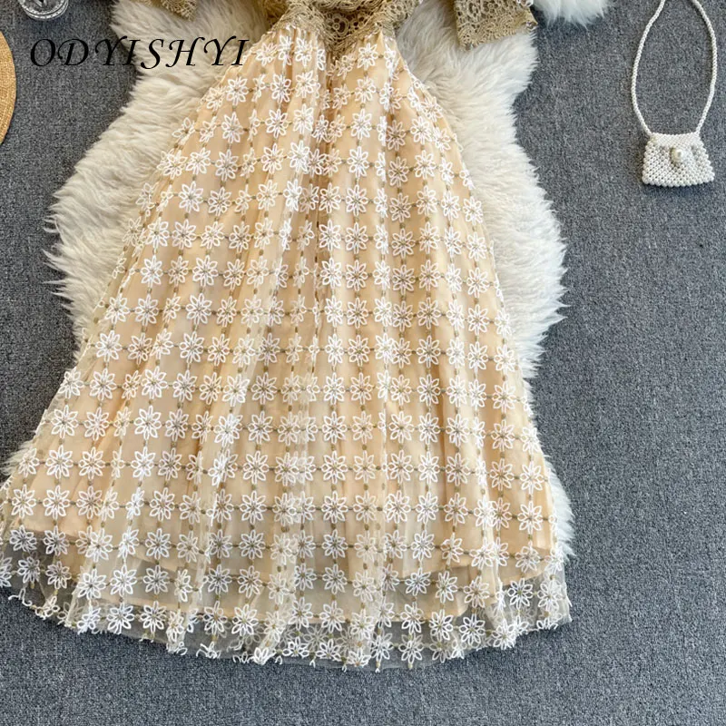 

Heavy Industry Embroidery Party Dresses 2021 New Women Spring V-Neck Short Sleeve Lace Contrast Color Large Swing Mesh Dress V07