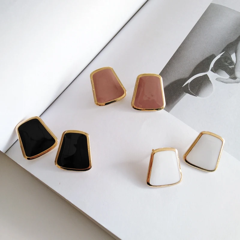 

Korean Earrings Black Gold White Pink Color Stud Earrings Jewelry for Women Fashion Retro Big Square Irregular Geometric Jewelry