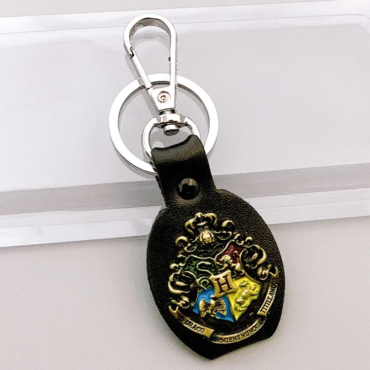 

Movie Magic School Keychain Creative Metal Badge Bag Charm Pendant Backpack Car Key Accessories Couple's Keyring Jewelry Gift