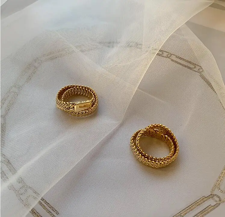 

Fashionable gold color cool women fashion temperament soft chain simple soft ring