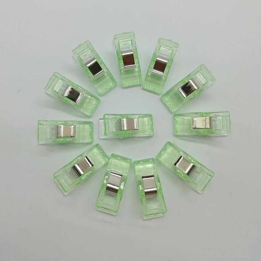 50Pcs High Quality Multicolor Plastic Clips Holder DIY Patchwork Fabric Quilting Craft Sewing Knitting Suspender Clip - Цвет: green