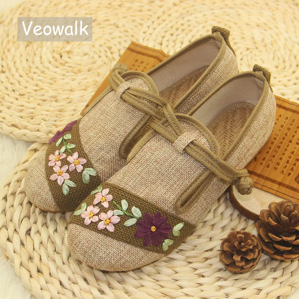 Женские Дышащие туфли Veowalk с цветочной вышивкой на плоской подошве из
