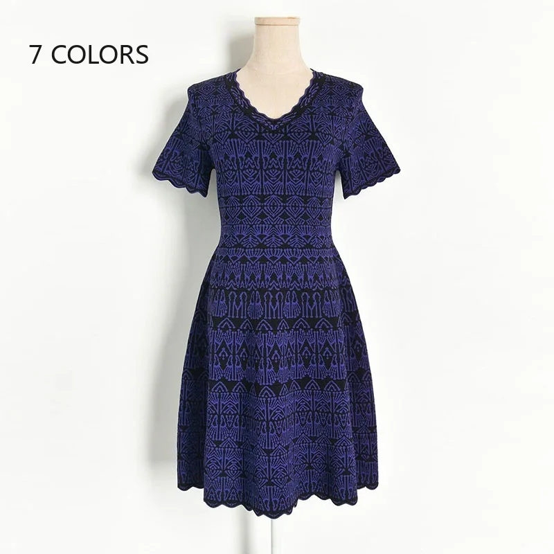 Женское жаккардовое платье в стиле ретро трикотажное ТРАПЕЦИЕВИДНОЕ