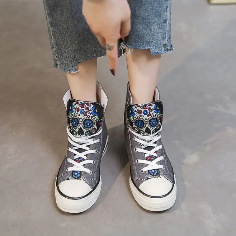 

2021 Autumn New Women's High Top Lace Up Leisure Exercise Canvas Shoes Flat Bottom Comfortable Youth Trend Hot Sale HL642