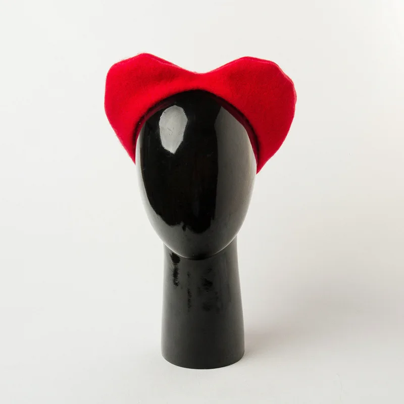 Женские береты с сердечками сезон осень зима 2021 шерстяной берет однотонная