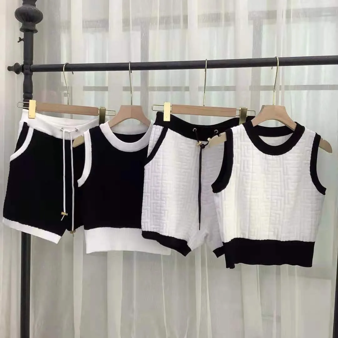 

2021 Summer Contrast Color Patchwork Slim-Fit Vest Shorts Knitted Two-Piece Three-Dimensional Pattern Casual Sports Suit Women