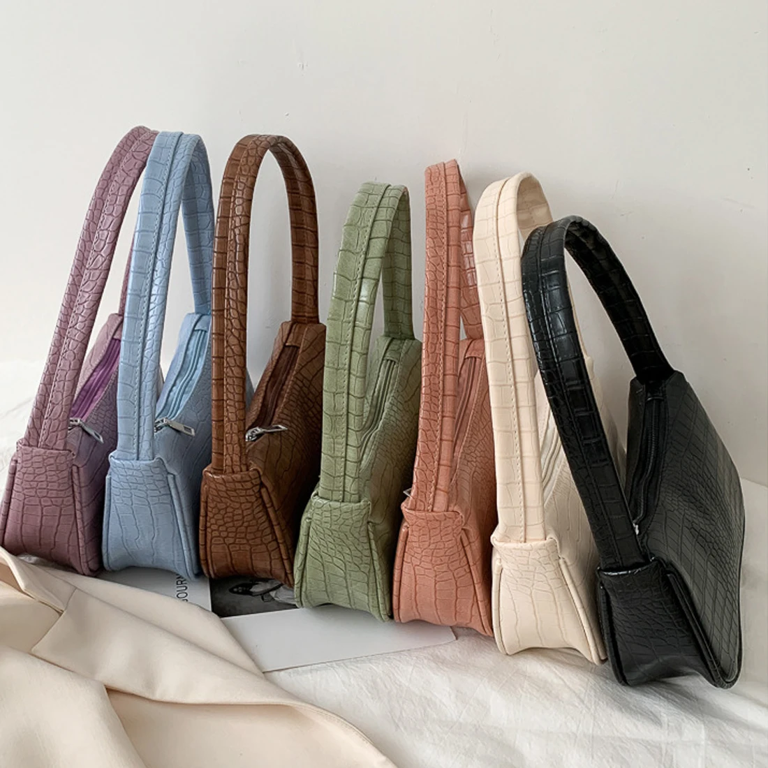 

Crocodile Pattern Women Underarm Bag Vintage Design PU Leather Ladies Small Shoulder Bags Female Tote Baguette Purse Handbags