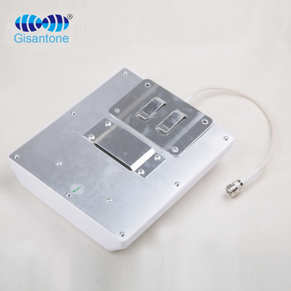 

Wall mounted panel antenna
