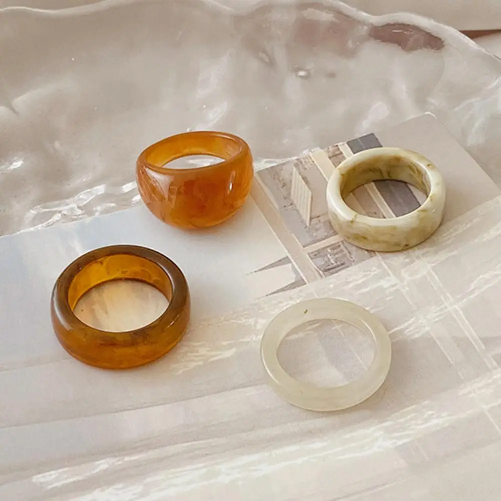 

Non-scratching Resin Skin-friendly Resin Finger Ring for Daily Wear