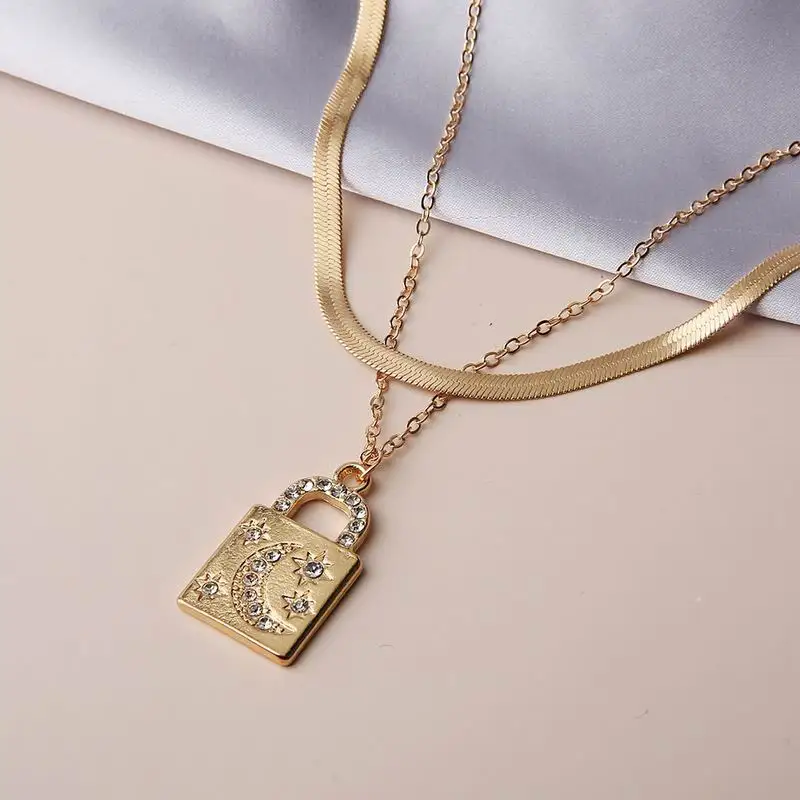 

Boho Gold Necklaces Pendant Vintage Charm Necklace Moon Star Lock Hanging Pendant Multilayer Fish Scale Chain Fashion Jewlery
