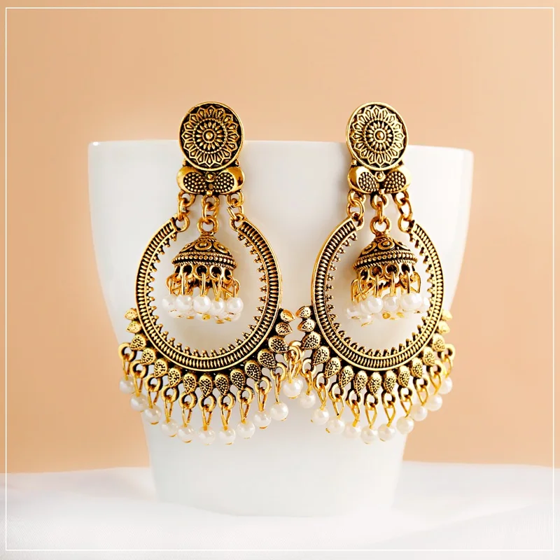 

Antique Indian Women's White Beads Tassel Jhumka Earrings Ethnic Gypsy Gold Color Big Circle Bell Drop Earring Fashion Jewelry