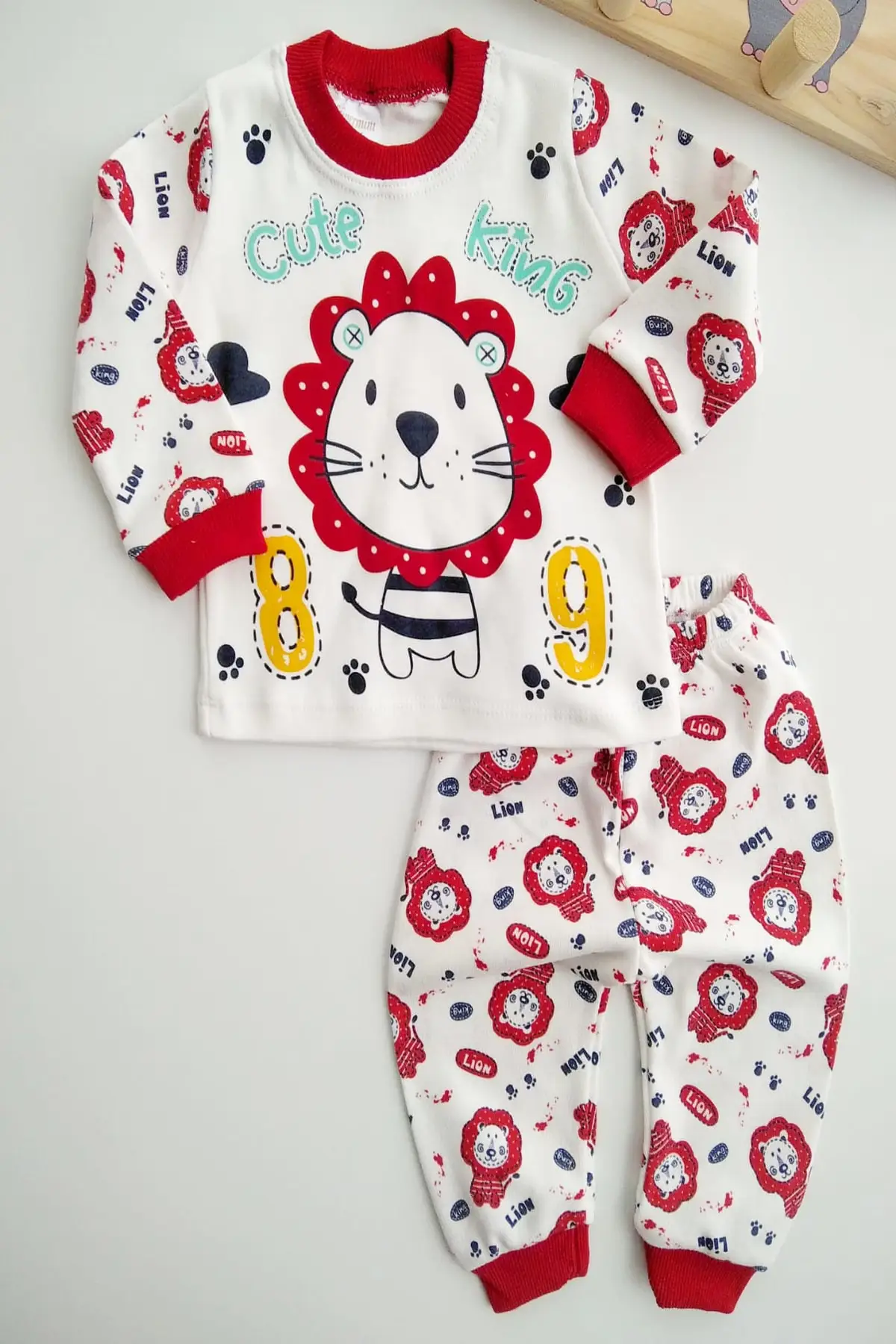 

Tiny Lion Style 2li Suit Printed Cotton Red V-Neck