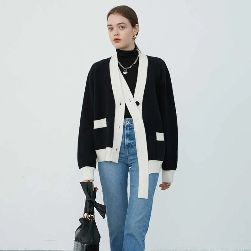 

Black Pocket Big Size Knitting Cardigan Sweater Loose Fit V-Neck Long Sleeve Women New Fashion Autumn Winter 2021