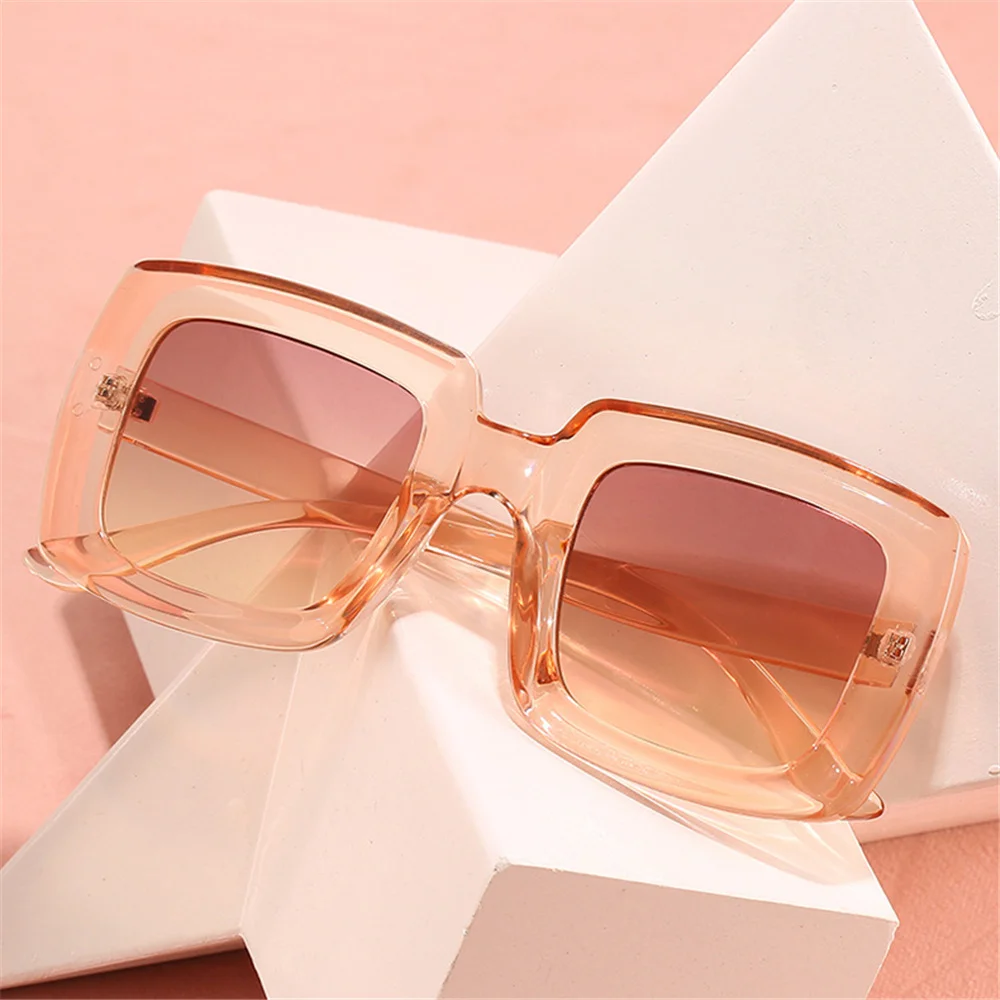 

Fashion Square Gradient Women Sunglasses Vintage Oversized Champagne Black Frame Eyewear Men Shades UV400 Sun Glasses 2021